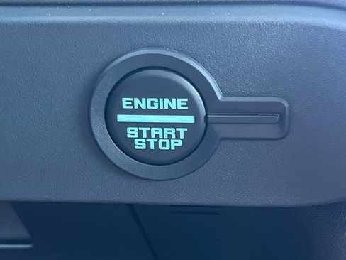 New 2025 Ford Bronco Badlands image 8