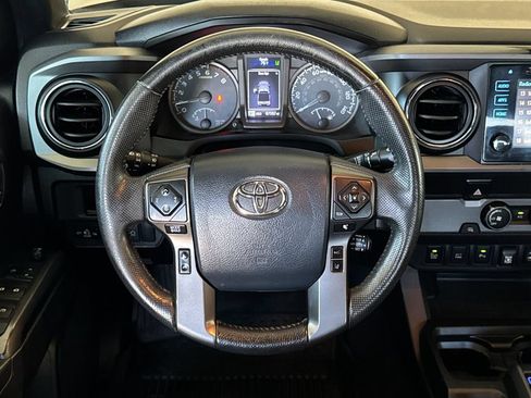 Used 2019 Toyota Tacoma TRD Sport w/ Technology Package RWD image 13