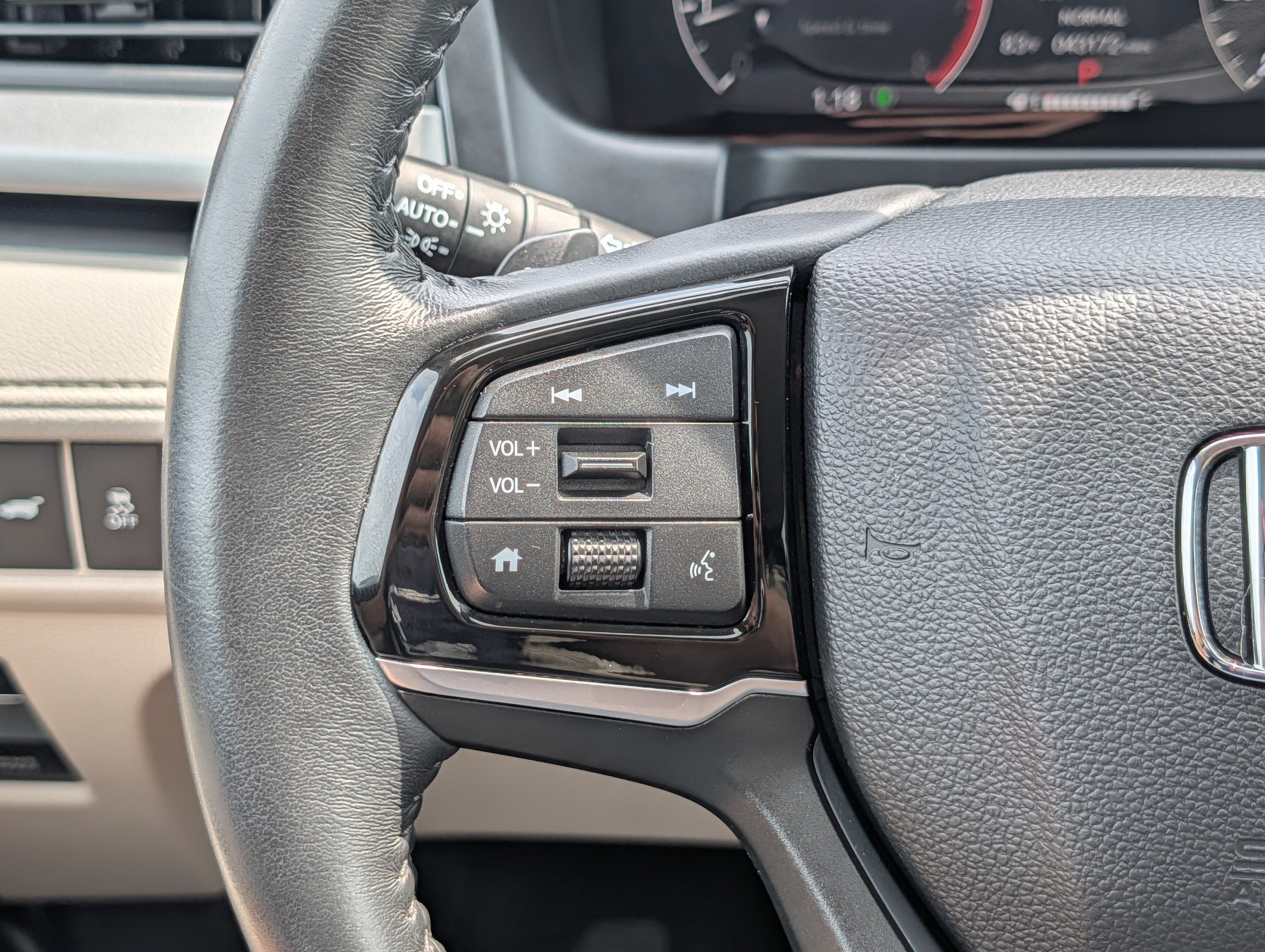 Used 2025 Honda Odyssey EX-L image 31