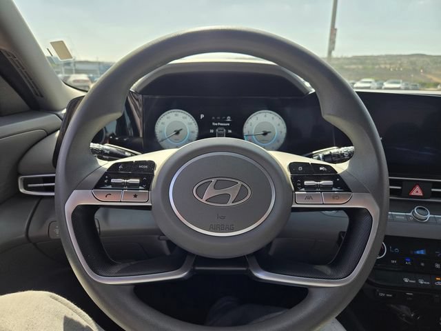 Used 2024 Hyundai Elantra SEL FWD image 17