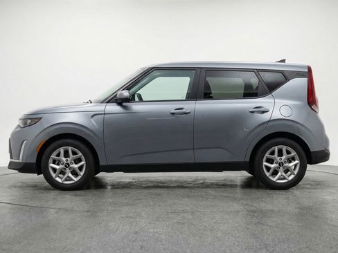 Used 2025 Kia Soul LX w/ LX Technology Package image 5