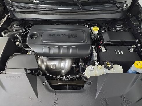 Used 2023 Jeep Cherokee Altitude Lux image 12