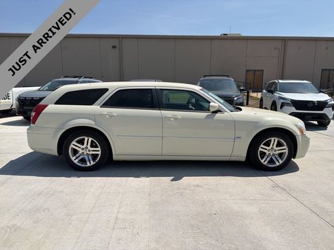 Used 2005 Dodge Magnum R/T w/ Convenience Group II image 4