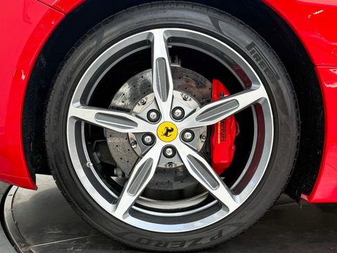 Used 2014 Ferrari California RWD image 32