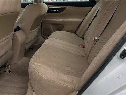 Used 2014 Nissan Altima 2.5 S w/ Display Audio Package image 21