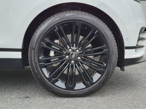 Used 2025 Land Rover Range Rover Velar Dynamic HSE image 16