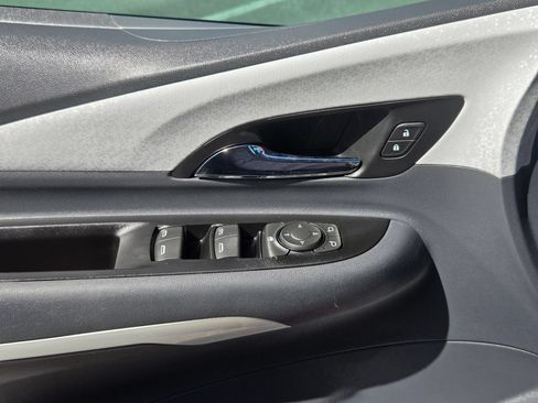 Used 2019 Chevrolet Bolt Premier w/ Infotainment Package FWD image 12