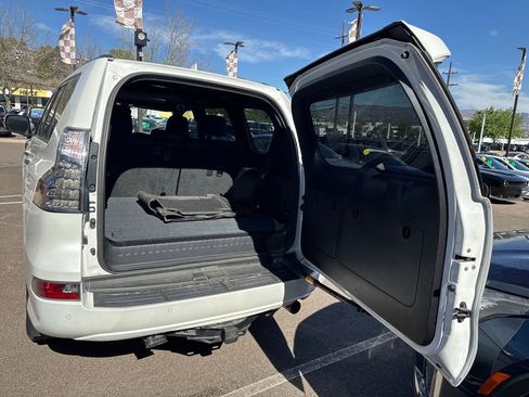 Used 2020 Lexus GX 460 Luxury w/ Off Road Package AWD/4WD image 14