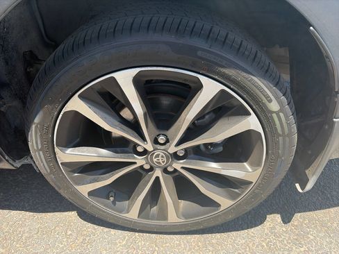 Used 2019 Toyota Corolla SE FWD image 11
