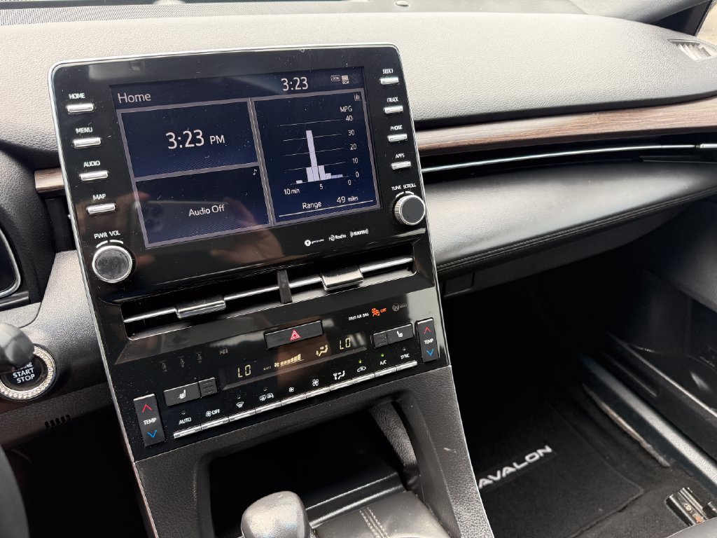 Used 2022 Toyota Avalon XLE FWD image 20