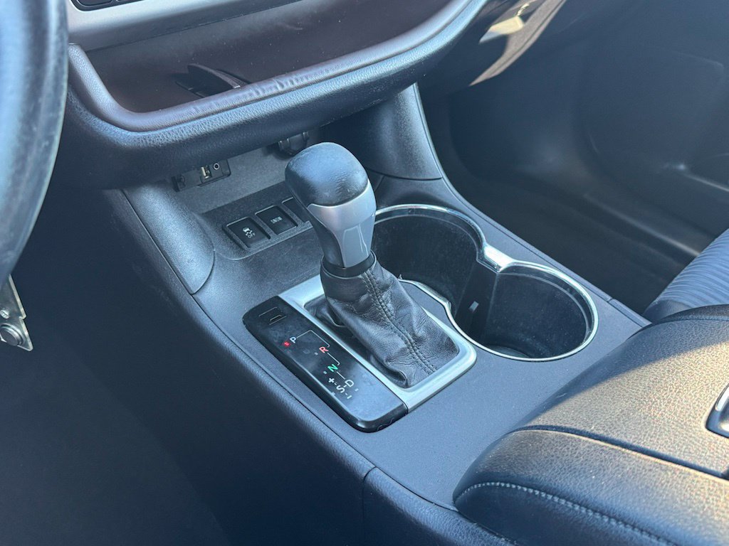 Used 2016 Toyota Highlander Plus FWD image 16