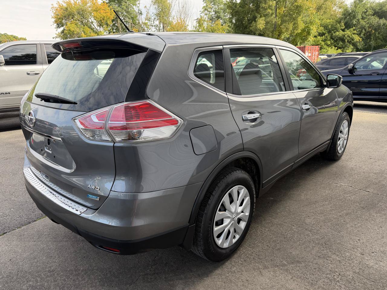Used 2014 Nissan Rogue S AWD/4WD image 4