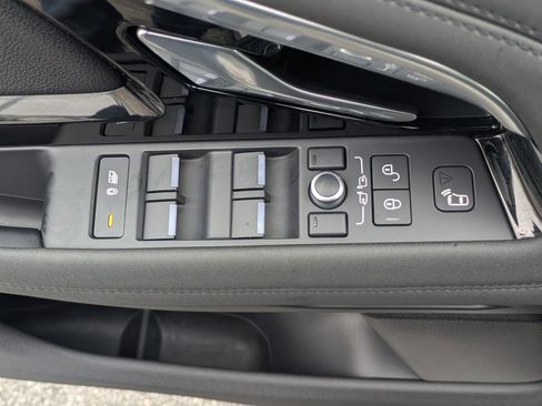 Used 2020 Land Rover Range Rover Evoque SE image 21