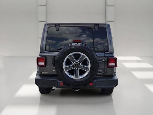 Certified 2018 Jeep Wrangler Unlimited Sahara AWD/4WD image 4