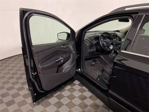 Used 2019 Ford Escape SEL image 16