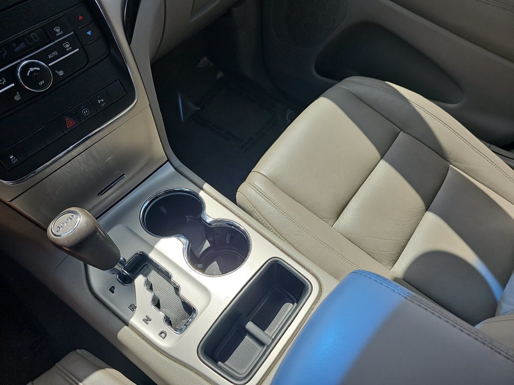 Used 2011 Jeep Grand Cherokee Laredo RWD image 26