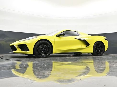 Used 2022 Chevrolet Corvette Stingray Premium Conv w/ Z51 Performance Package RWD image 39