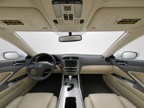 Used 2010 Lexus IS 250 w/ Preferred Accessory Package RWD image 18