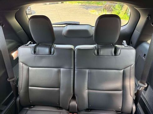 Used 2026 Ford Explorer ST-Line w/ ST-Line Street Pack AWD/4WD image 16