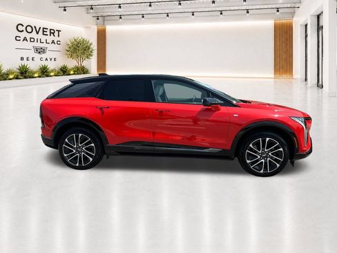 Certified 2025 Cadillac Optiq Sport 1 AWD/4WD image 12