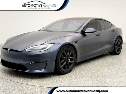 Used 2021 Tesla Model S Plaid image 1
