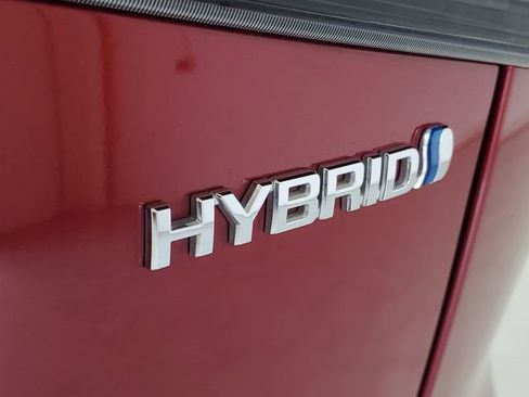 Used 2024 Toyota Highlander XLE image 10