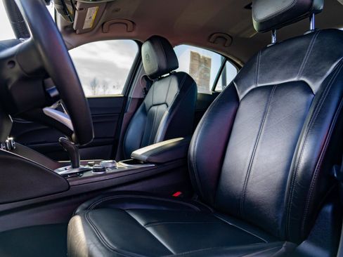 Used 2020 Alfa Romeo Giulia Ti image 14