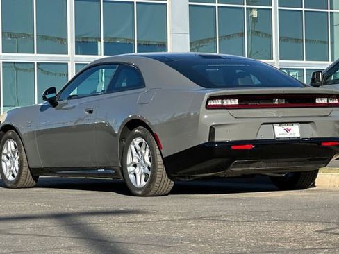 New 2025 Dodge Charger Daytona R/T w/ Sun & Sound Package AWD/4WD image 5