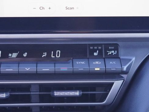 Used 2026 Toyota Camry XSE FWD image 31