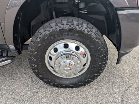 Used 2024 RAM 3500 Limited AWD/4WD image 10