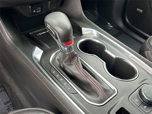 Used 2023 Chevrolet Traverse RS image 30