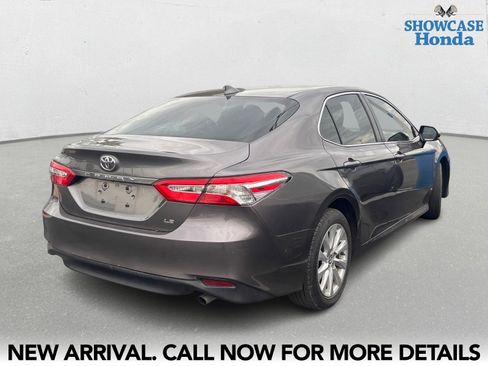Used 2020 Toyota Camry LE w/ Carpet Mat Package image 5