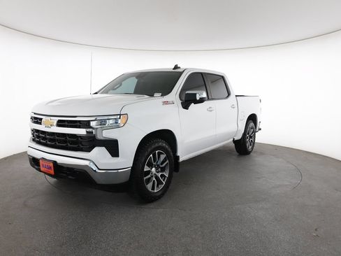 Used 2023 Chevrolet Silverado 1500 LT w/ Z71 Off-Road Package AWD/4WD image 5