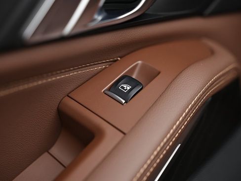 Used 2022 BMW X5 xDrive40i w/ Premium Package image 24