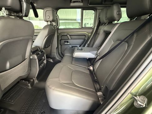 New 2026 Land Rover Defender 110 X-Dynamic SE AWD/4WD image 14