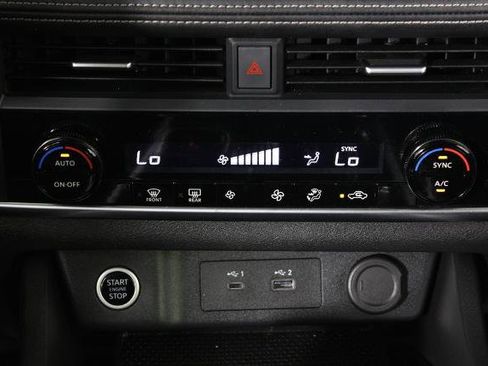 Certified 2023 Nissan Rogue SV FWD image 22