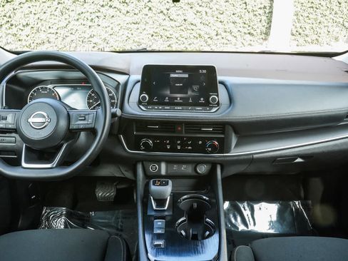 Used 2023 Nissan Rogue S FWD image 10