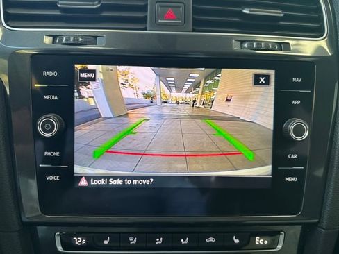 Used 2017 Volkswagen e-Golf SEL Premium image 20