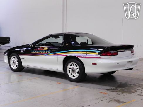 Used 1993 Chevrolet Camaro Z28 image 3