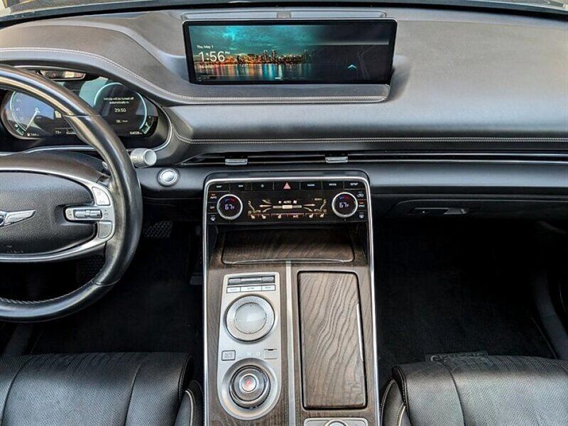 Used 2022 Genesis GV80 2.5T w/ Prestige Package 04 AWD/4WD image 21