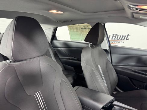 Used 2024 Hyundai Elantra SEL w/ Convenience Package image 34