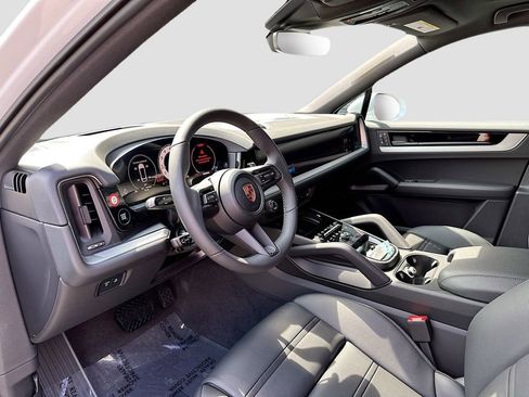 New 2026 Porsche Cayenne Coupe AWD/4WD image 4