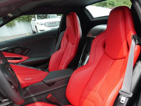 Used 2024 Chevrolet Corvette Stingray Preferred Conv w/ Z51 Performance Package image 9