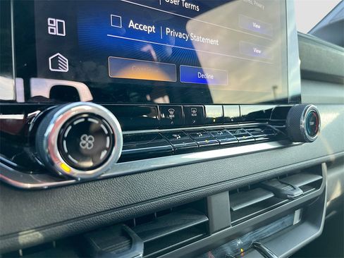 Used 2024 Chevrolet Colorado Trail Boss w/ Technology Package image 16