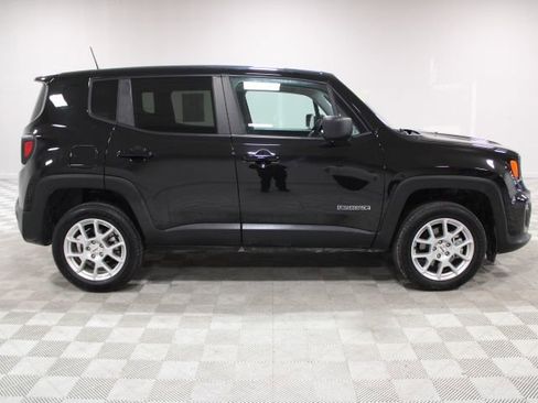 Used 2023 Jeep Renegade Latitude image 11