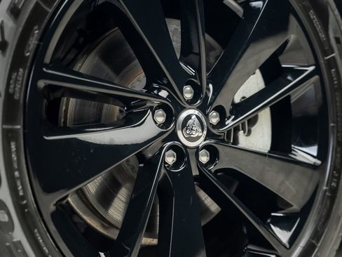 Used 2025 Jaguar F-PACE R-Dynamic S AWD/4WD image 6