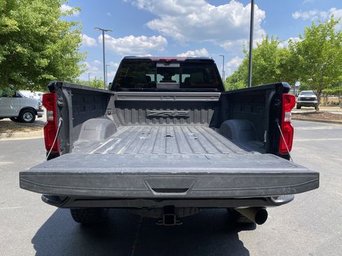 Used 2024 Chevrolet Silverado 2500 ZR2 w/ Technology Package image 11