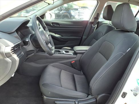 Used 2024 Nissan Altima 2.5 S image 19