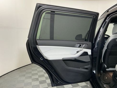Certified 2024 BMW X7 xDrive40i w/ M Sport Package AWD/4WD image 24