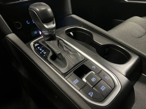 Used 2019 Hyundai Santa Fe SEL image 11